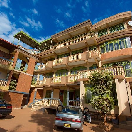 Heart Land Hotel Kigali Extérieur photo
