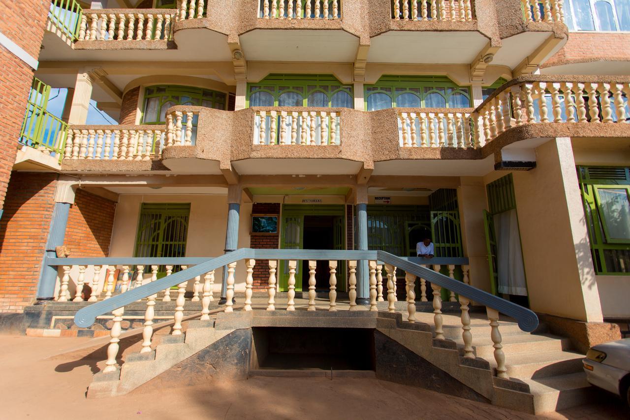 Heart Land Hotel Kigali Extérieur photo