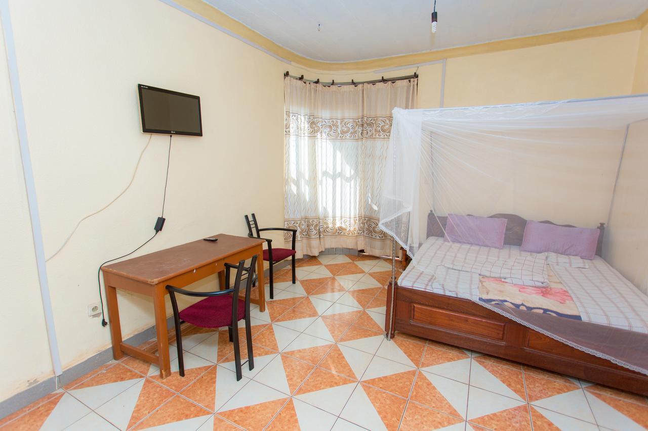 Heart Land Hotel Kigali Extérieur photo