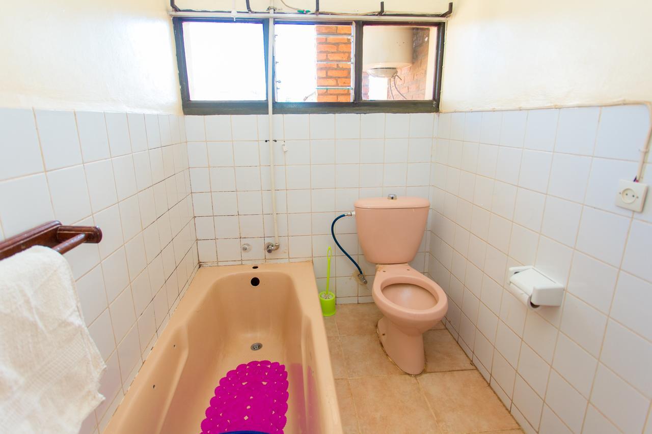 Heart Land Hotel Kigali Extérieur photo