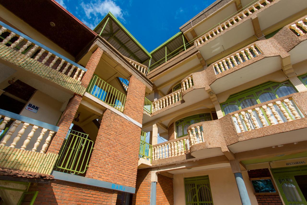 Heart Land Hotel Kigali Extérieur photo